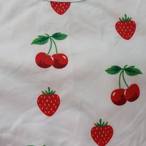 ⭐️Kawaii AF cherry & strawberry bodycon crop top! Nwt so cute! SOLD OUT ONLINE - Picture 3 of 9